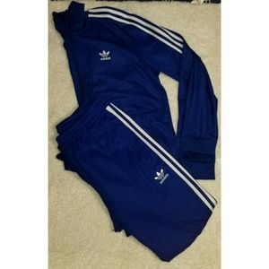 Adidas Tracksuit (UNISEX) ✔